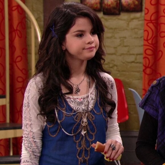 2000s Dove Peace Flower Necklace ASO Alex Russo - Picture 10 of 10